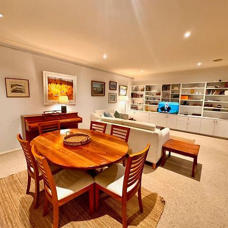 3 Bdrm 2 Bthrm House Close To Canberra Cbd & Anu Exteriör bild