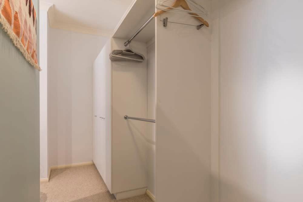 3 Bdrm 2 Bthrm House Close To Canberra Cbd & Anu Exteriör bild