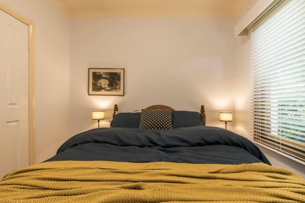 3 Bdrm 2 Bthrm House Close To Canberra Cbd & Anu Exteriör bild