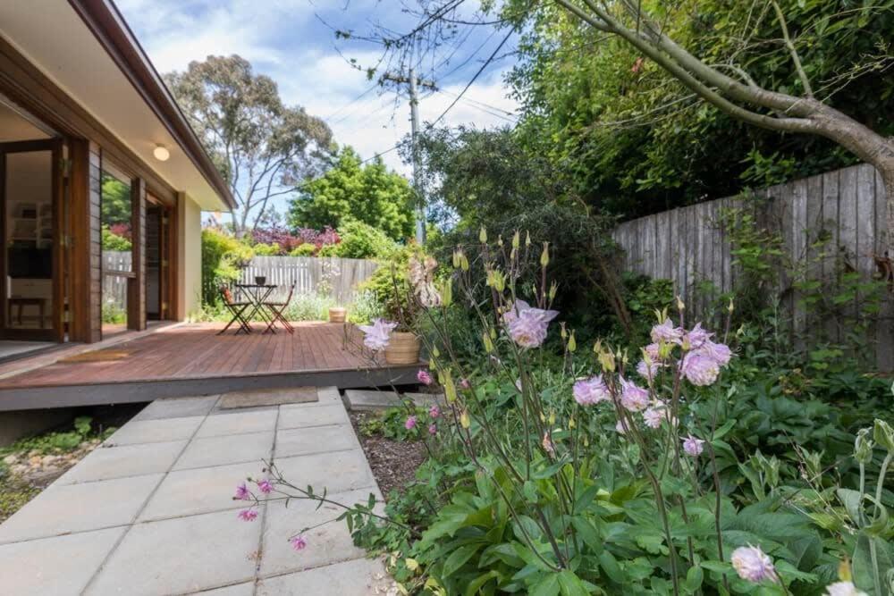 3 Bdrm 2 Bthrm House Close To Canberra Cbd & Anu Exteriör bild