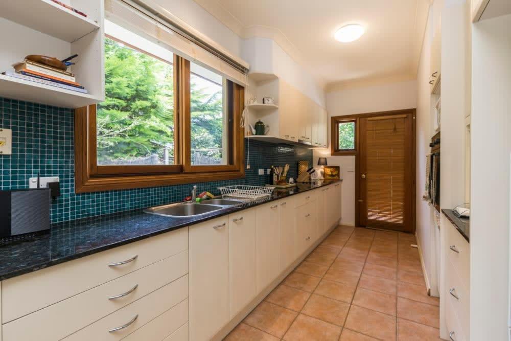 3 Bdrm 2 Bthrm House Close To Canberra Cbd & Anu Exteriör bild