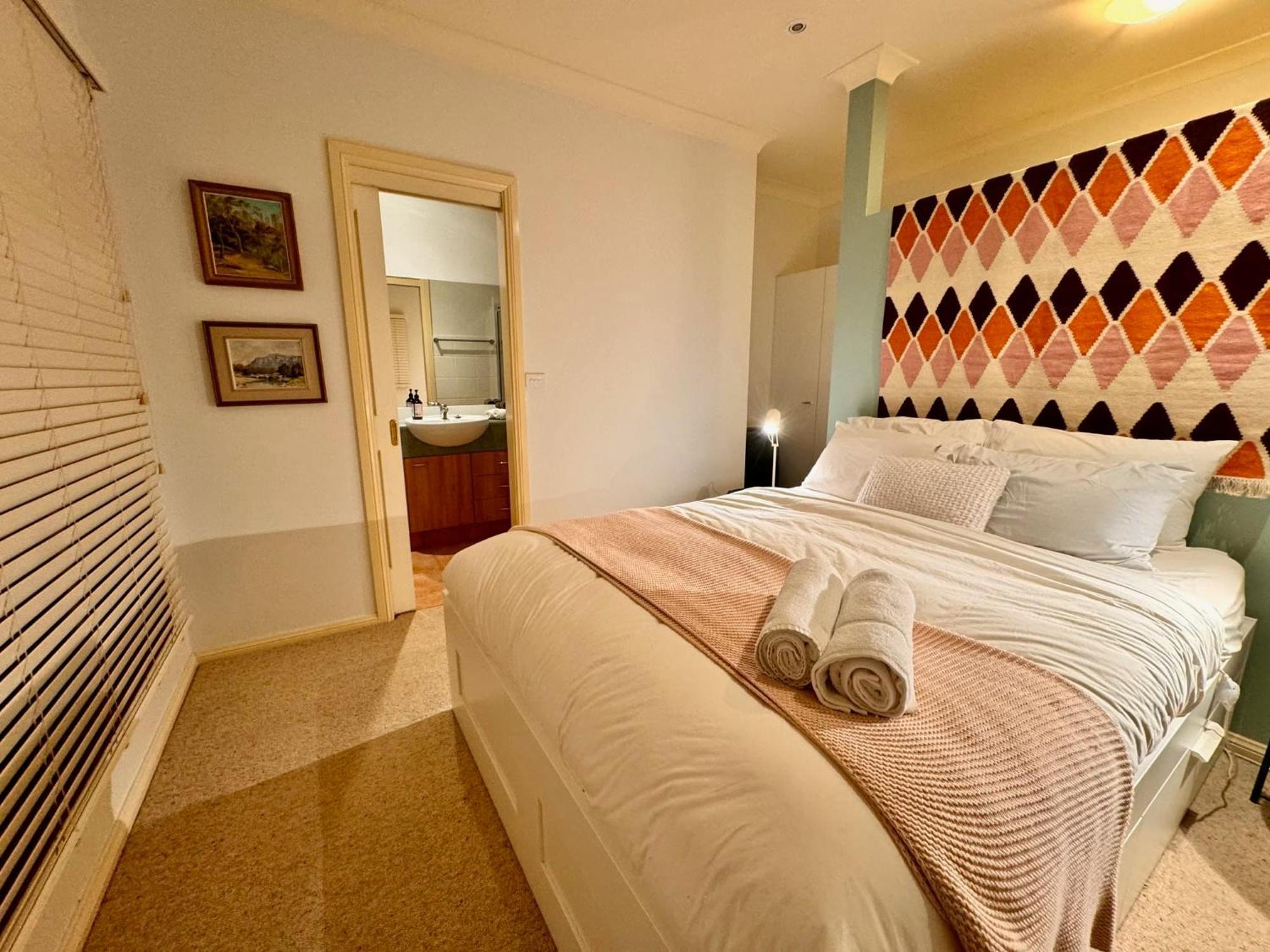 3 Bdrm 2 Bthrm House Close To Canberra Cbd & Anu Exteriör bild